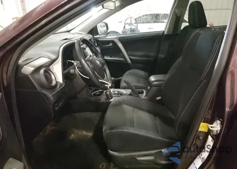 2017 Toyota Rav4 Xle z USA, uszkodzony, nr VIN 2T3RFREV7HW674054